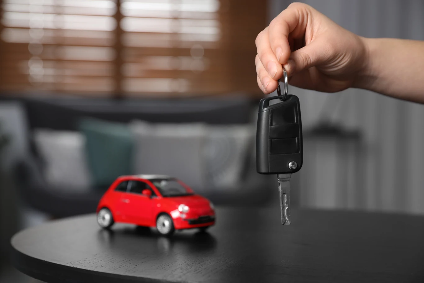 Podatek od sprzedaży samochodu przed upływem 6 miesięcy, podatek od sprzedaży auta firmowego, podatek od sprzedaży auta zabytkowego. Jak rozliczyć się z urzędem skarbowym? Podatek od sprzedaży samochodu przed upływem 6 miesięcy, podatek od sprzedaży auta firmowego, podatek od sprzedaży auta zabytkowego. Jak rozliczyć się z urzędem skarbowym?