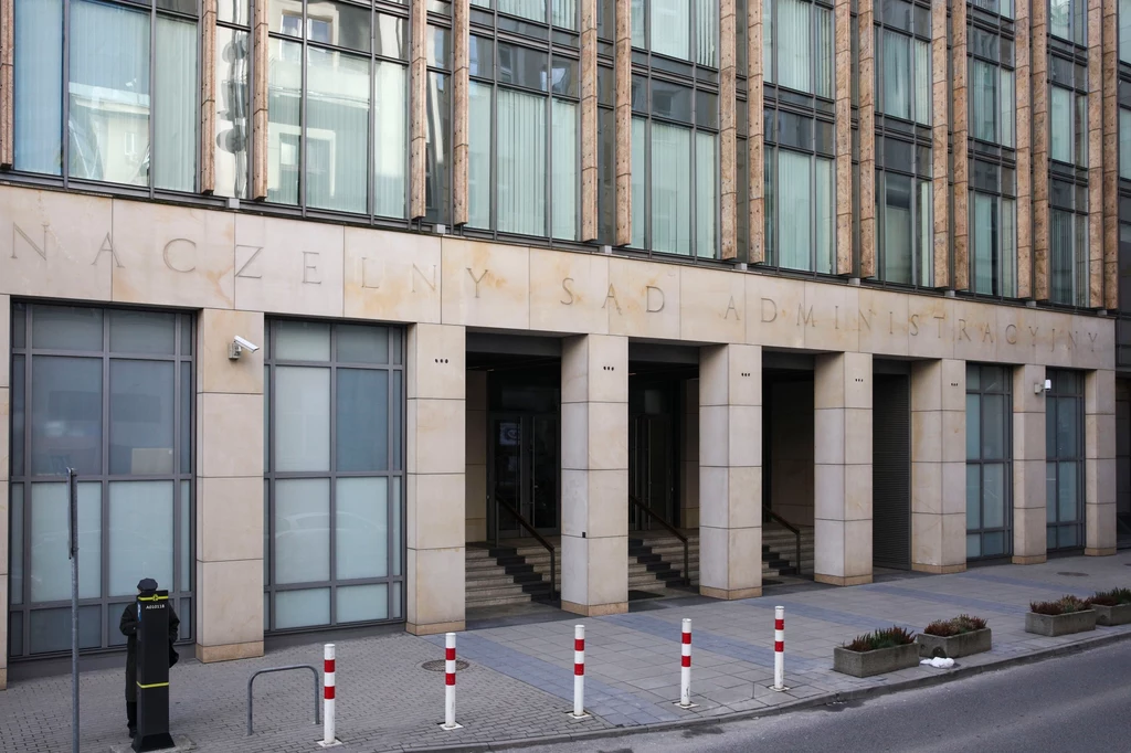 Trzy decyzje komisji weryfikacyjnej ws. nieruchomości przy Placu Defilad zostały ostatecznie uznane za nieważne Trzy decyzje komisji weryfikacyjnej ws. nieruchomości przy Placu Defilad zostały ostatecznie uznane za nieważne