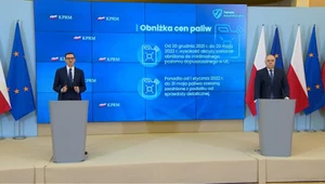 Premier Mateusz Morawiecki i minister aktywów państwowych Jacek Sasin o obniżkach cen paliw, VAT na gaz i braku akcyzy na energię poinformowali na konferencji prasowej.