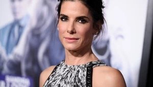 Sandra Bullock zadała szyku w purpurowym garniturze