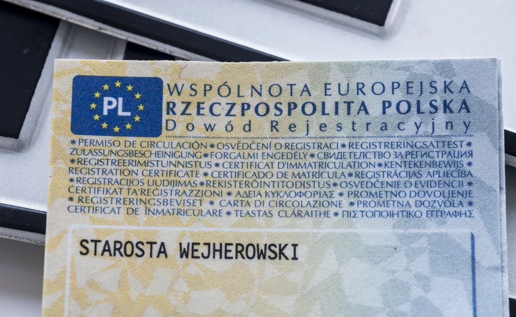 Wtórnik dowodu rejestracyjnego dostajemy w wydziale komunikacji, gdy zgubimy oryginalny dowód.