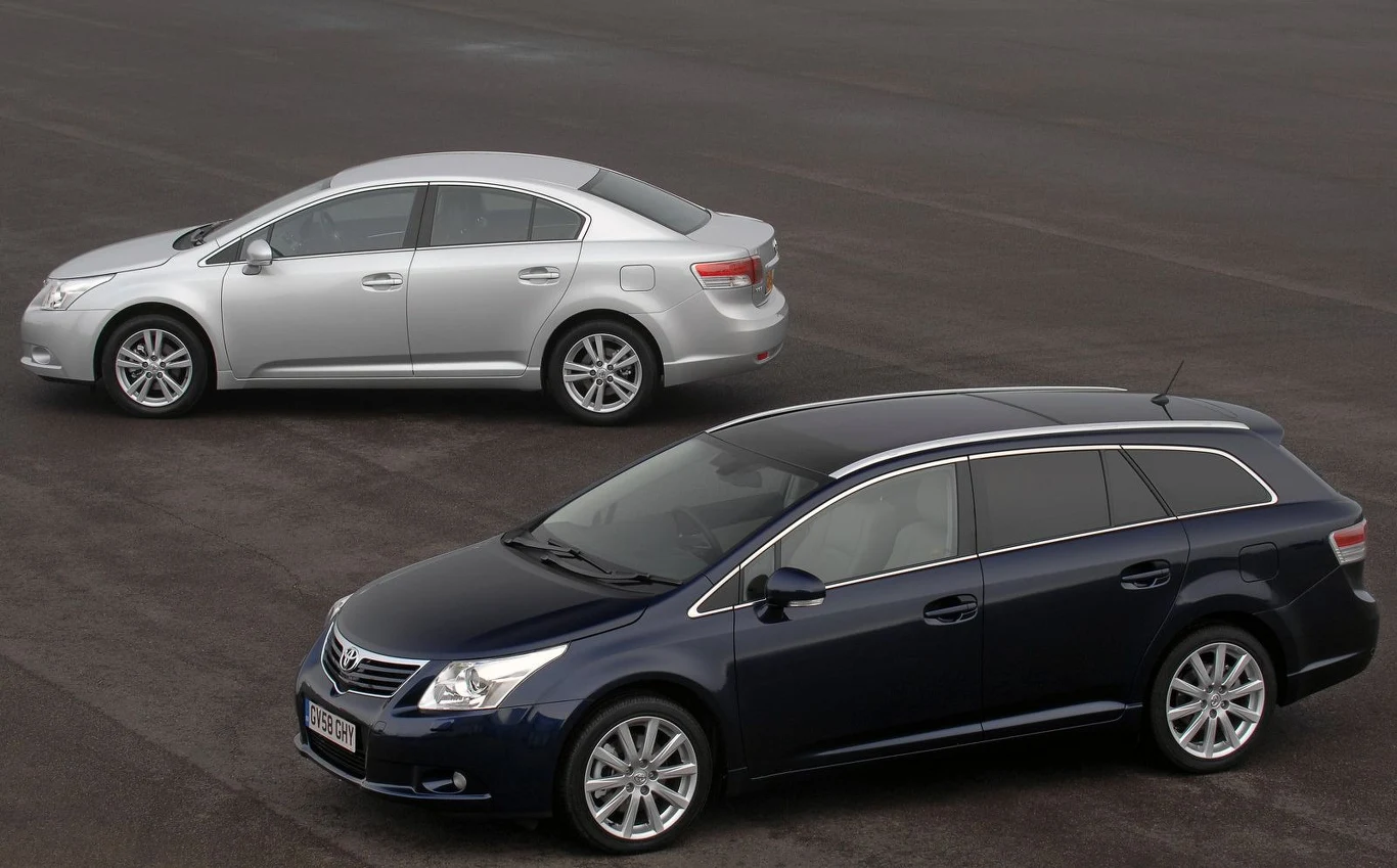 Chcesz mieć bezawaryjne auto? Toyota Avensis to zdecydowanie lepszy wybór niż Volkswagen Passat! 