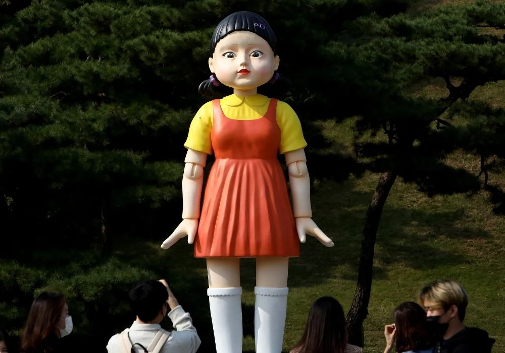 Squid Game (Robot Doll Exhibited In Seoul) Squid Game (Robot Doll Exhibited In Seoul)