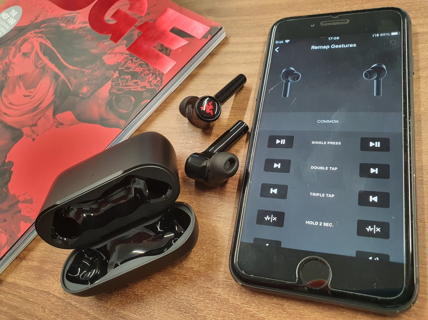 Specyfikacja słuchawek Razera wydaje się być dość standardowa. 10 mm przetworniki wewnątrz, w domyślnych ustawieniach grają świetnie - w tym przedziale cenowym trudno znaleźć coś lepszego. 