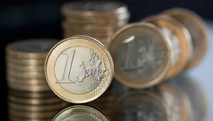 Kurs euro próbuje zadomowić się poniżej 4,70 zł