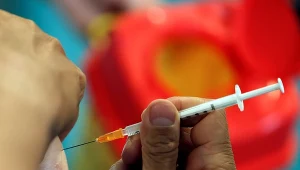 Minister zapowiedział skrócenie czasu przyjmowania dawki przypominającej szczepionki przeciwko COVID-19 z sześciu do pięciu miesięcy