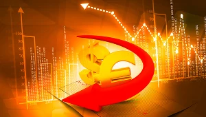 Po chwilowym umocnieniu, złoty dziś ponownie oddaje pola