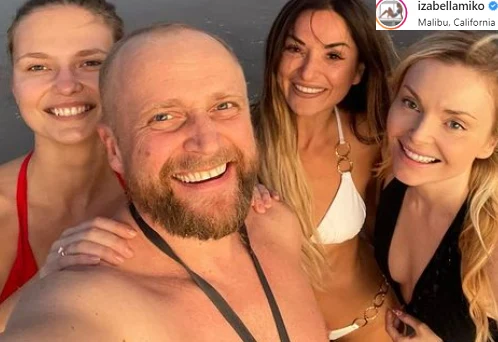 Piotr Adamczyk z żoną i Izą Miko https://www.instagram.com/izabellamiko/ Piotr Adamczyk z żoną i Izą Miko https://www.instagram.com/izabellamiko/