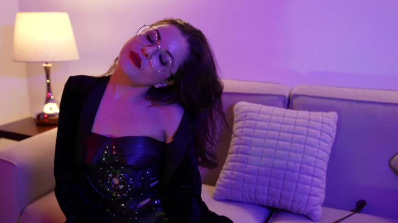 Cellulit, fałdki, nie taki kształt biustu... Lista kobiecych kompleksów jest długa Cellulit, fałdki, nie taki kształt biustu... Lista kobiecych kompleksów jest długa