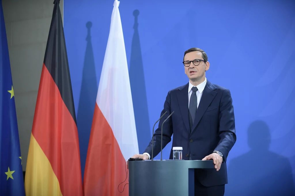 "Ta kwestia nie jest poza dyskusją, bo Polska została bardzo źle potraktowana, nie otrzymując reparacji" - cytuje Morawieckiego niemiecka agencja prasowa "Ta kwestia nie jest poza dyskusją, bo Polska została bardzo źle potraktowana, nie otrzymując reparacji" - cytuje Morawieckiego niemiecka agencja prasowa