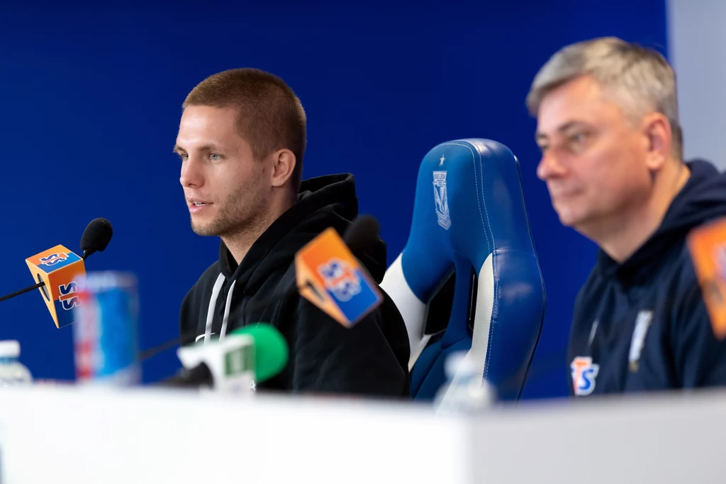 Trenerzy Dawid Szulczek z Warty Poznań i Maciej Skorża z Lecha Poznań
