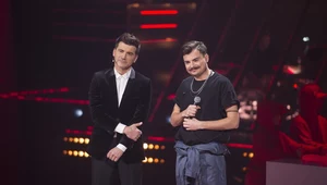 "The Voice of Poland": Wiktor Dyduła i "Dobrze wiesz, że tęsknię". Posłuchaj piosenki i sprawdź tekst