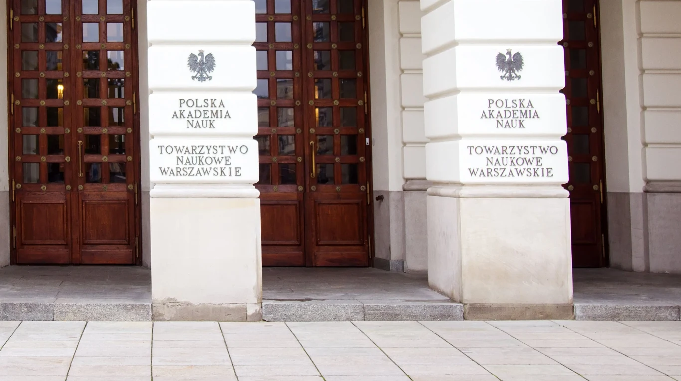 Pracownicy Polskiej Akademii Nauk zarabiają poniżej minimalnej krajowej. Problem ma dotyczyć ponad 200 osób Pracownicy Polskiej Akademii Nauk zarabiają poniżej minimalnej krajowej. Problem ma dotyczyć ponad 200 osób