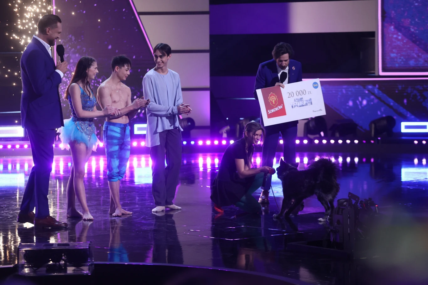 Finałowa trójka - Maja Kućko i Mariusz Nguyen (3. miejsce), Krzysztof Jaros (1. miejsce) oraz Jagoda Piec i Stefan (2. miejsce).