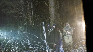 Do dwóch grupowych ataków na polską granicę doszło w sobotę wieczorem w okolicach Dubicz Cerkiewnych i Mielniku (Podlasie).