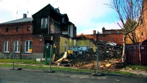 Dom spłonął w Pabianicach, przy ulicy Pięknej