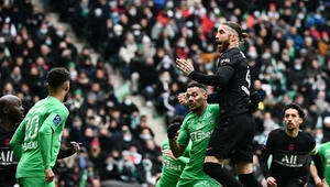 Sergio Ramos (w wyskoku) zaliczył oficjalny debiut w ekipie PSG