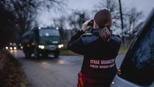 Polscy funkcjonariusze zostali obrzuceni kamieniami 