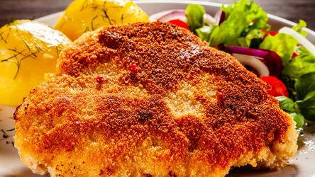 Jak rozbić dobre schabowe? Zastosuj trik babci. 