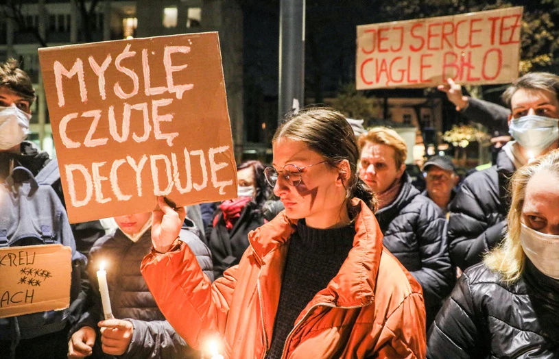 Zaostrzenie przepisów aborcyjnych oraz śmierć Izabeli z Pszczyny wywołało duże protesty w Polsce