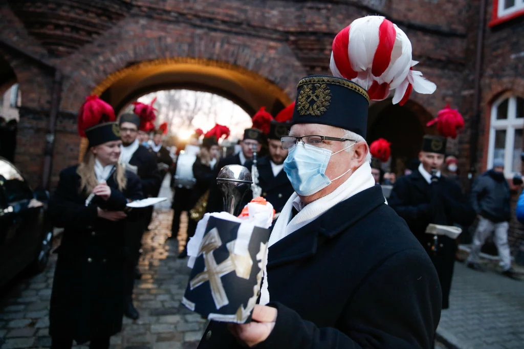 W 2020 większość obchodów z okazji Barbórki należało odwołać. W Katowicach udało się jednak zorganizować tradycyjną pobudkę górniczą