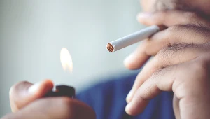 U osób palących śmierć z powodu chorób naczyniowych jest bardziej prawdopodobna niż z powodu raka płuc 