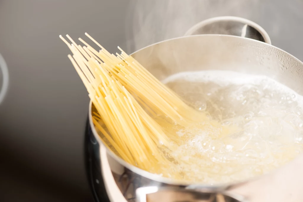 Idealna porcja makaronu spaghetti? Tak łatwo ją odmierzysz!  