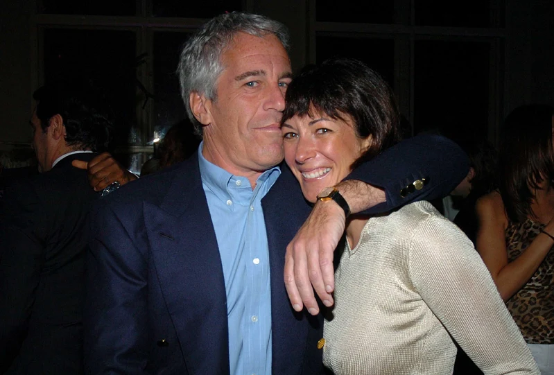 Jeffrey Epstein i Ghislaine Maxwell w 2005 r.