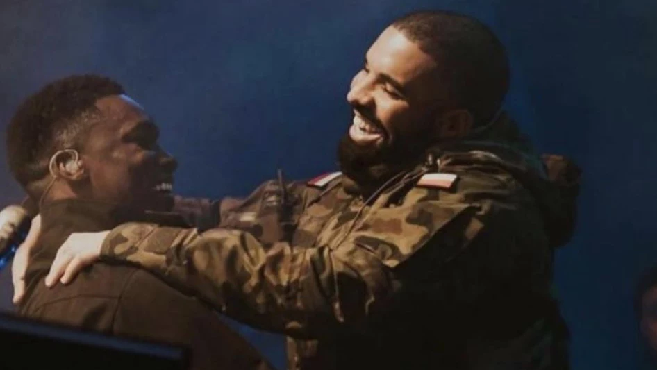 Drake wystąpił na scenie w polskim mundurze wojskowym (fot. instagram Drake'a) Drake wystąpił na scenie w polskim mundurze wojskowym (fot. instagram Drake'a)