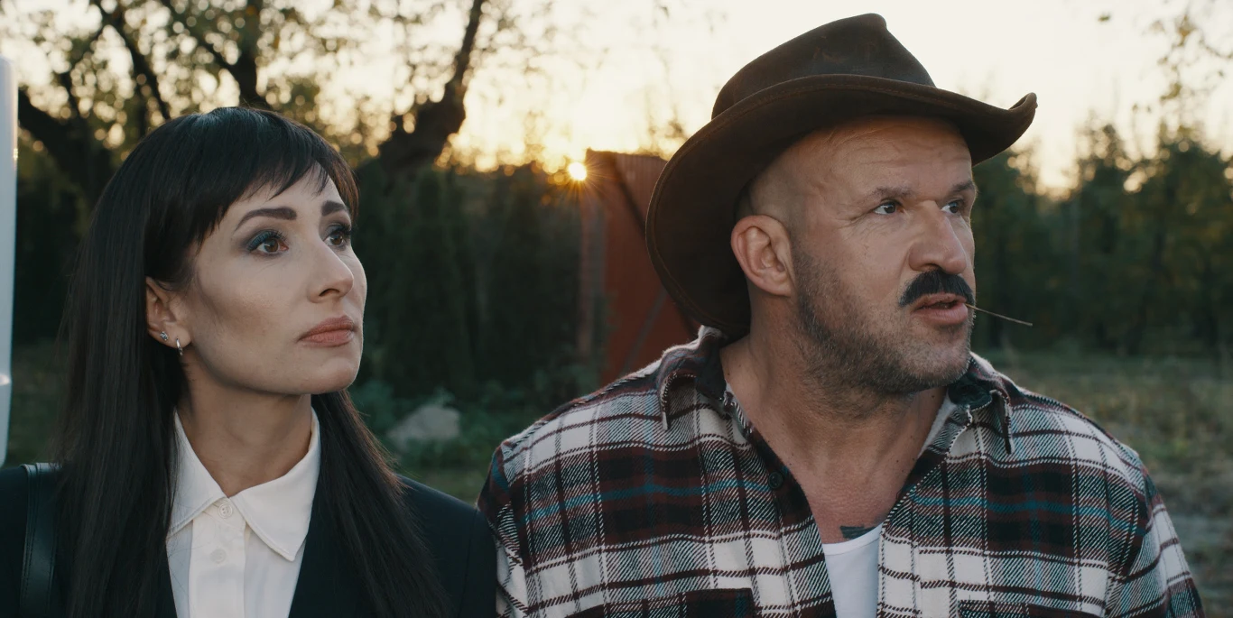Podobnie jak przy "Mayday" pomysł na film powstał na podstawie brawurowej sztuki teatralnej, tym razem autorstwa Robina Hawdona. "Ślub doskonały" pojawi się w kinach w styczniu 2023 roku.