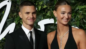 Romeo Beckham i Mia Regan zachwycili na gali The Fashion Awards 2021