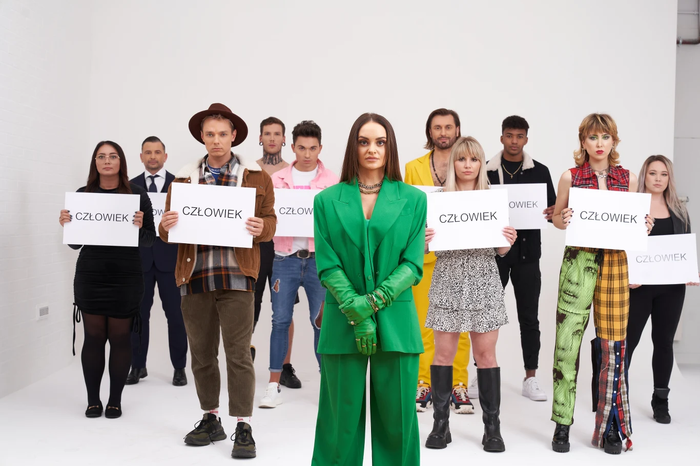 Plan teledysku "Tacy sami"