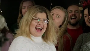 Zuzanna Makowska w teledysku "Helpuj w Święta"