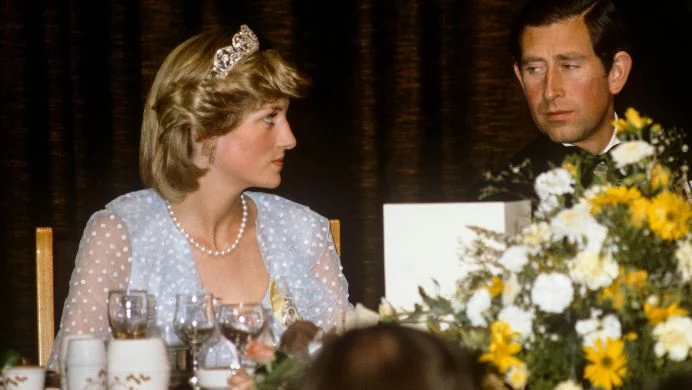 Diana nie rozumiała wielu tradycji i zwyczajów panujących na królewskim dworze 