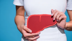 Zdrowa wątroba potrafi się szybko regenerować. Konieczny jest detoks od alkoholu, cukru, fast foodów i dań smażonych