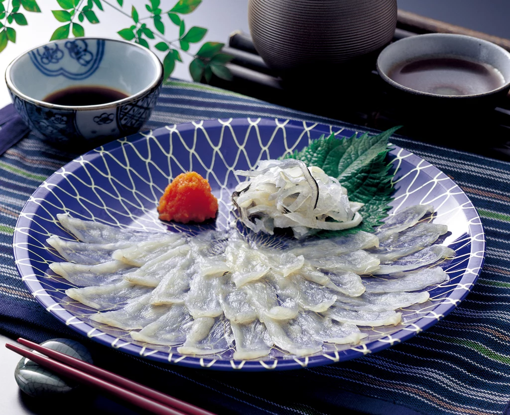 Ryba fugu w formie sashimi