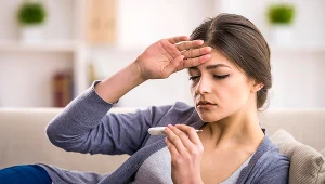 Bóle głowy, gorączka, osłabienie. Te objawy mogą zwiastować półpaśca