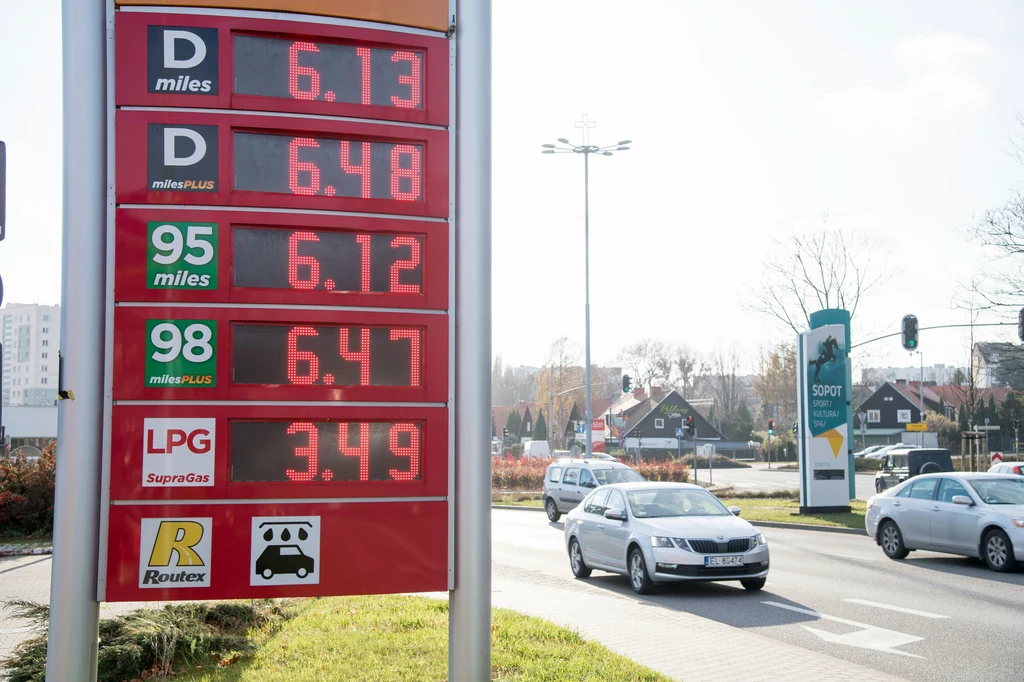 Jeszcze w tym roku ceny paliw powinny spaść do poziomu poniżej sześciu złotych za litr.