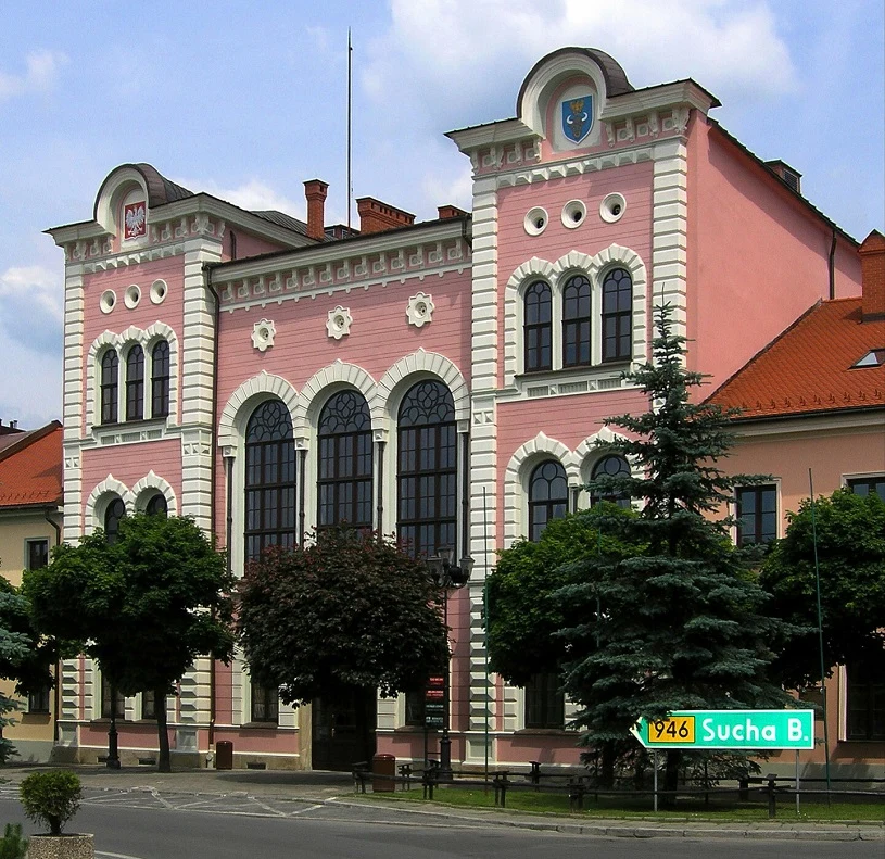 Żywiec walczy o poprawę jakości powietrza. Nz. ratusz w Żywcu Żywiec walczy o poprawę jakości powietrza. Nz. ratusz w Żywcu