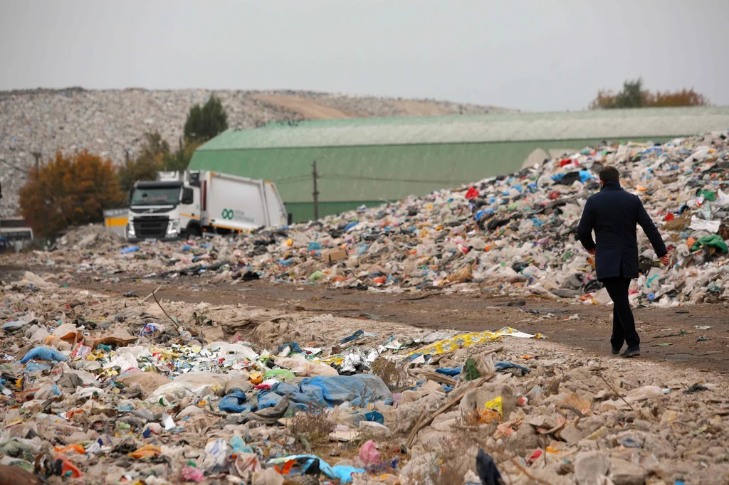 Ukraińcy i Ukrainki mają bardzo niską świadomość dotyczącą segregacji odpadów. Obecnie w tym kraju segregowane jest tylko ok. 4 proc. odpadów komunalnych