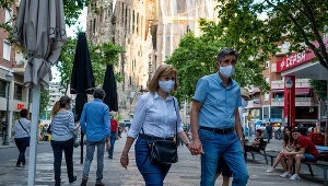 Hiszpania: W kilku regionach paszport covidowy przepustką do restauracji