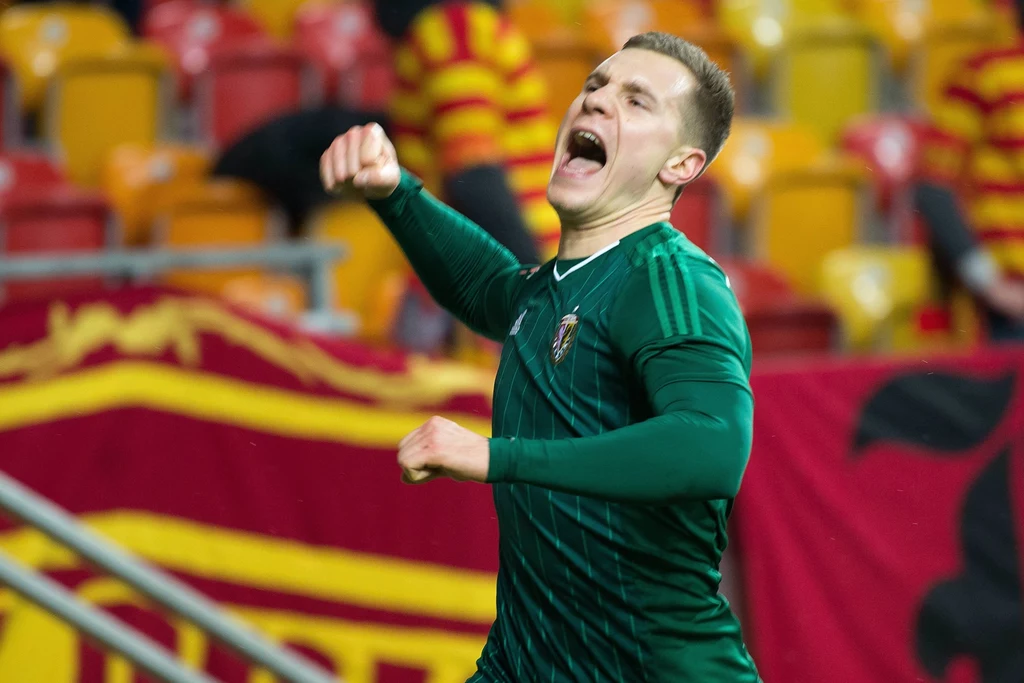 Tomasz Hołota w barwach Śląska Wrocław Tomasz Hołota w barwach Śląska Wrocław