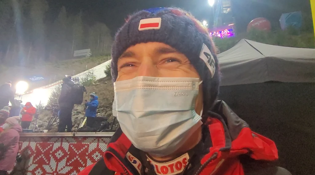 Skoki narciarskie. Wisła. Kamil Stoch po upadku w kwalifikacjach. Niegroźnym, ale bolesnym