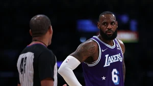 LeBron James nie pomógł Lakersom w derbach Los Angeles