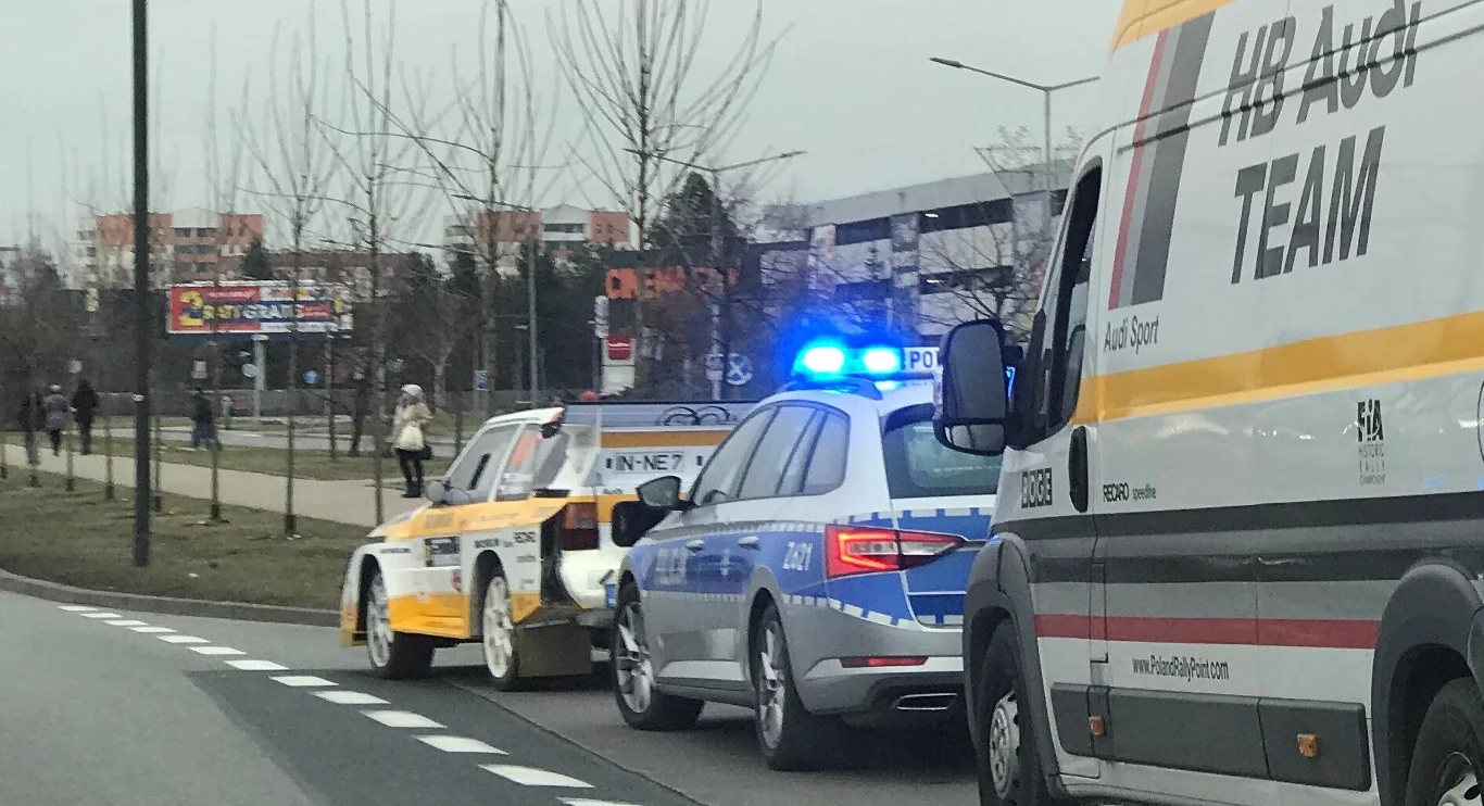 Audi Quattro S1 zatrzymane przez policję / fot. Juliusz Szalek Audi Quattro S1 zatrzymane przez policję / fot. Juliusz Szalek