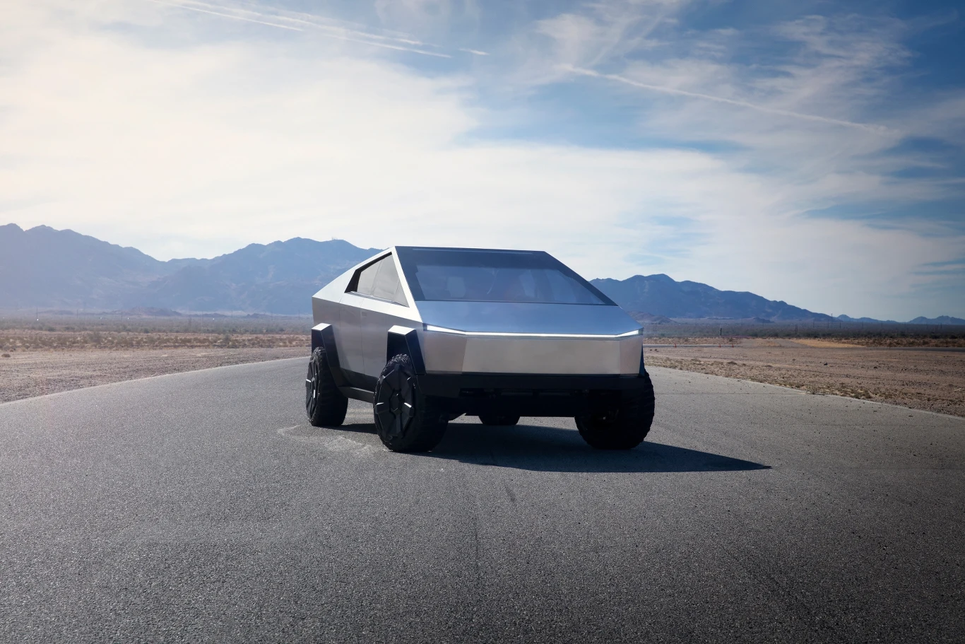 Pierwsze modele Tesla Cybertruck będą wyposażone w aż 4 silniki Pierwsze modele Tesla Cybertruck będą wyposażone w aż 4 silniki