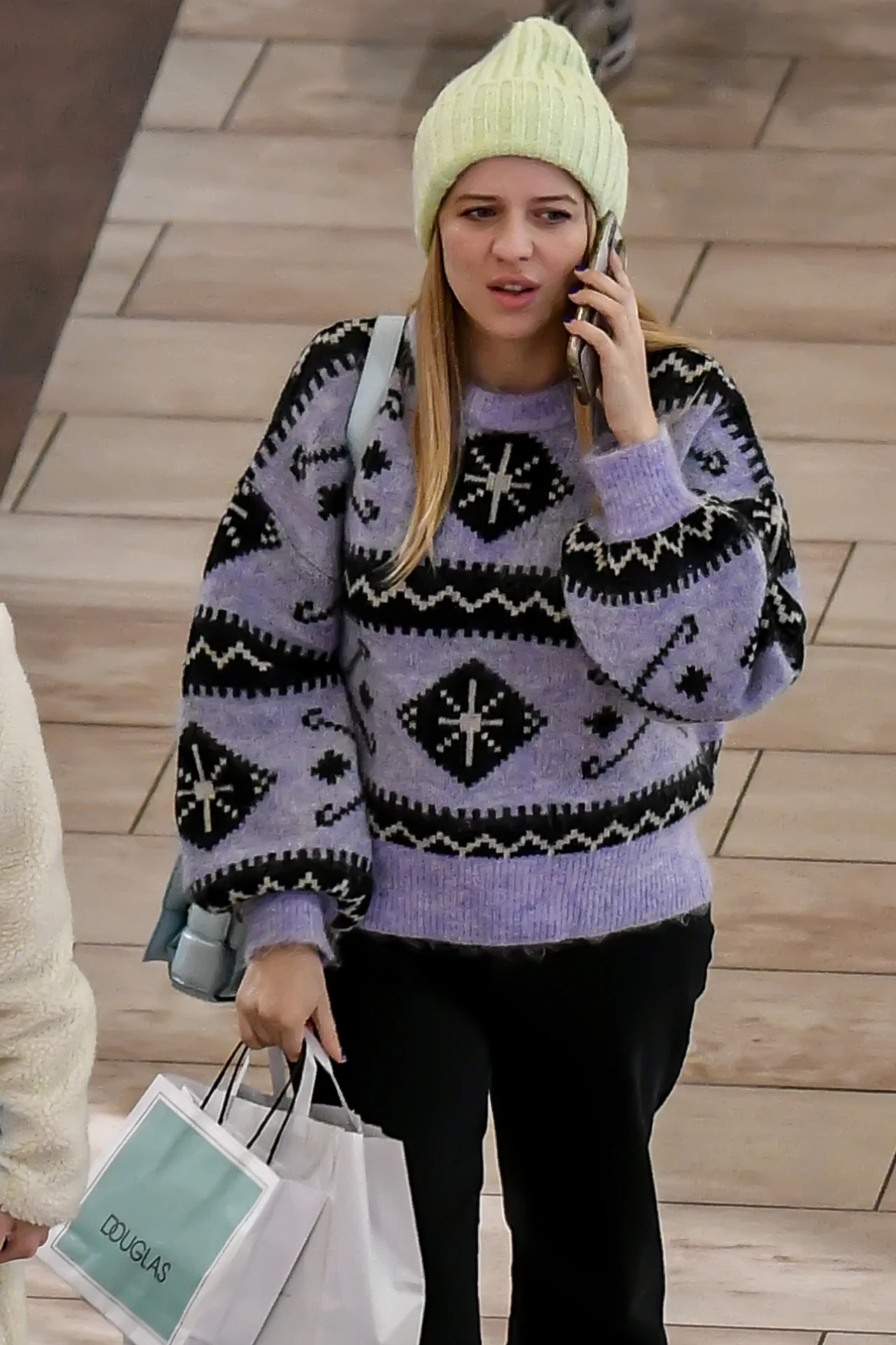 Jessica Mercedes na zakupach Jessica Mercedes na zakupach