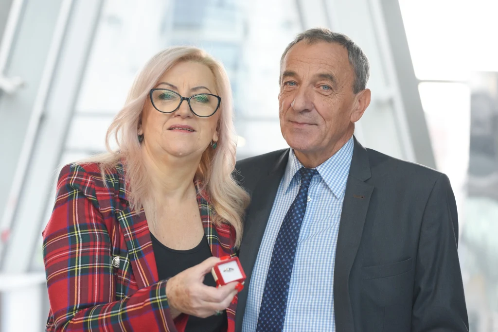 Zbyszek z "Sanatorium miłości" oświadczył się Annie Król Zbyszek z "Sanatorium miłości" oświadczył się Annie Król