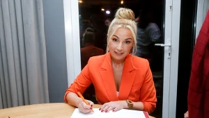 - Wąchanie, smakowanie, dotykanie to są bardzo ważne elementy doświadczania świata - mówi Joanna Brodzik