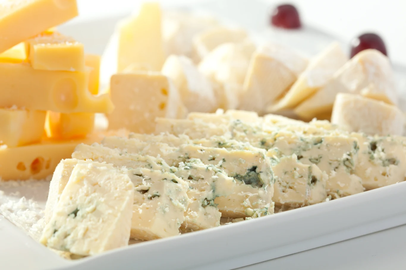 Aby uniknąć zakażenia bakterią Listeria, wybieraj sery pleśniowe z pasteryzowanego mleka